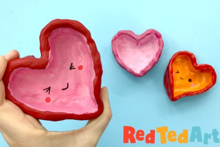 crafts for kids shows a heart shaped pinch pot.
